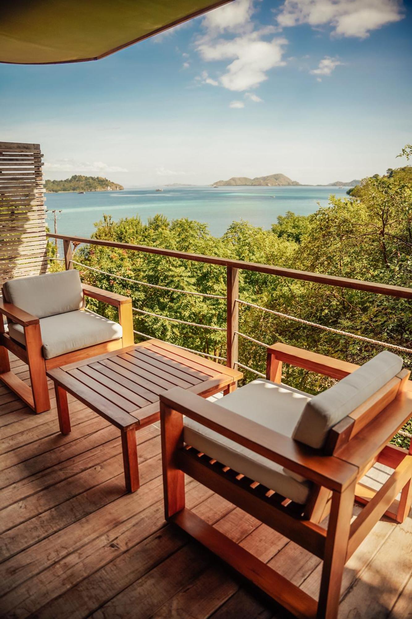Resor Menjaga Bay Labuan Bajo